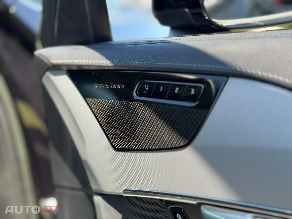 Volvo XC90 2.0 T8 PHEV Ultimate Dark AWD