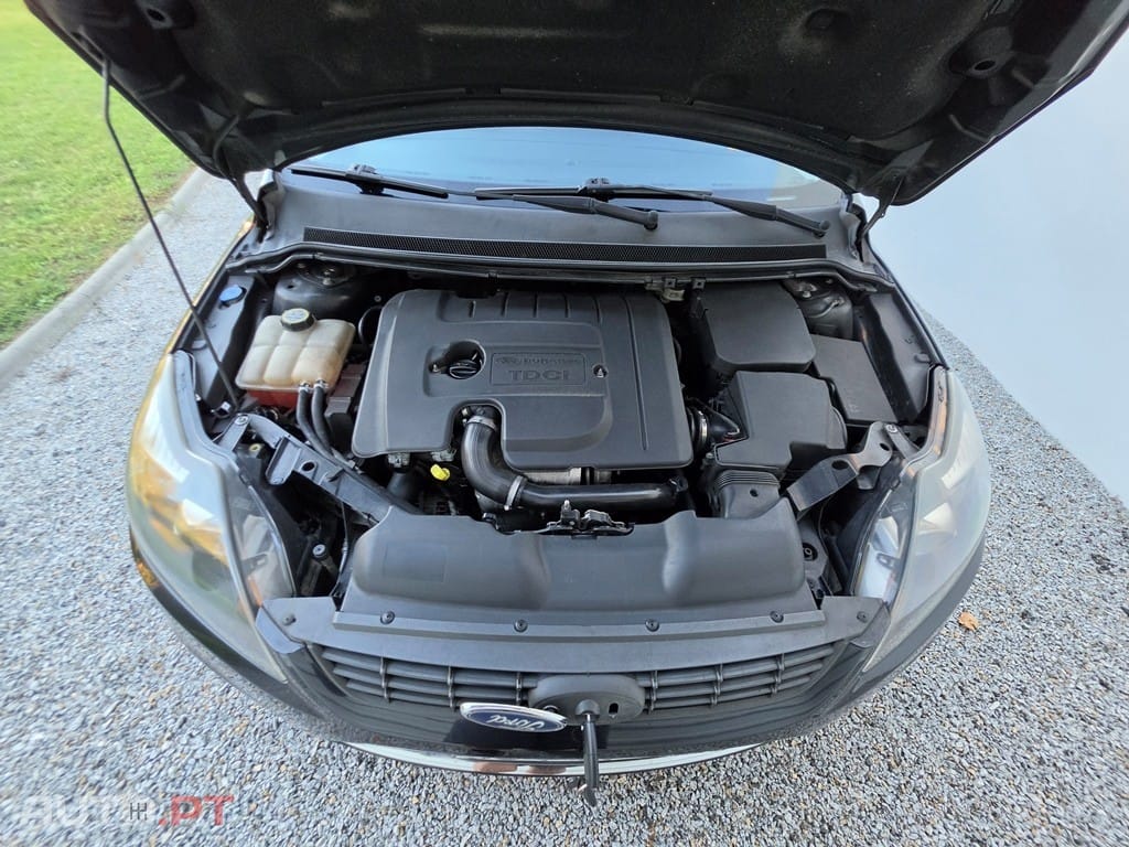 Ford Focus SW 1.6 TDCi Ghia — fotografia 14