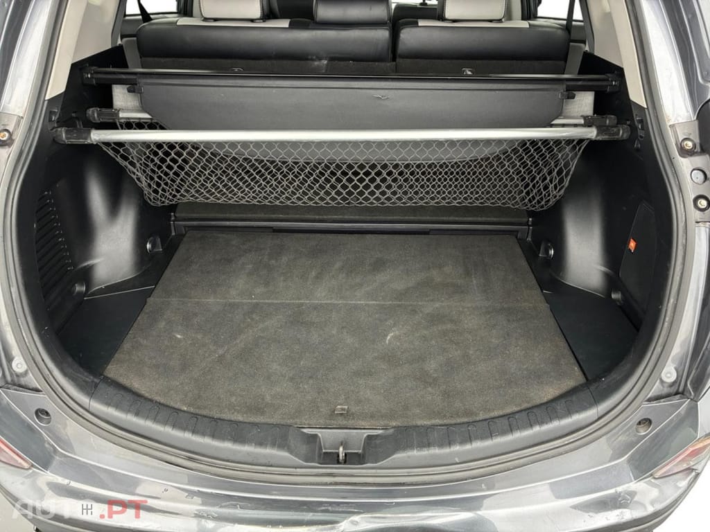 Toyota RAV4 2.5 HDF Lounge AWD-i