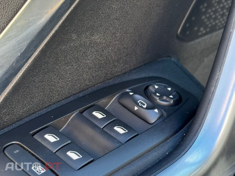 Peugeot 2008 1.2 PureTech Crossway EAT6