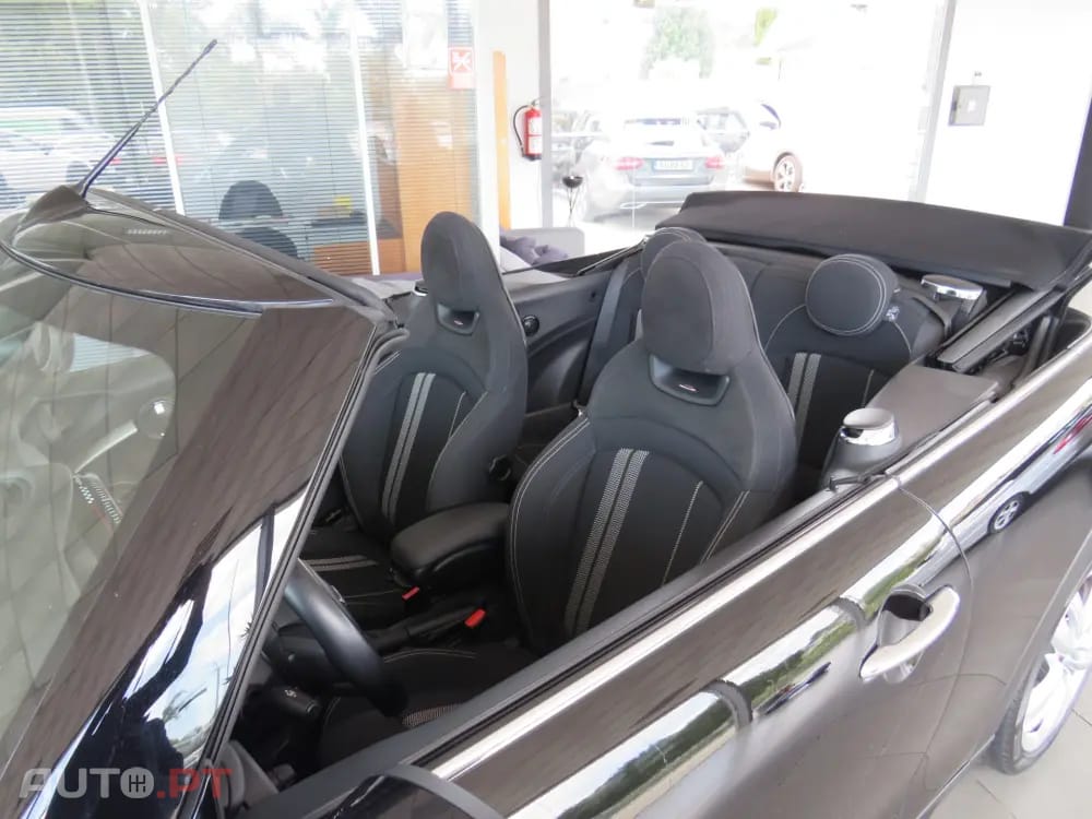 MINI Cabrio John Cooper Works