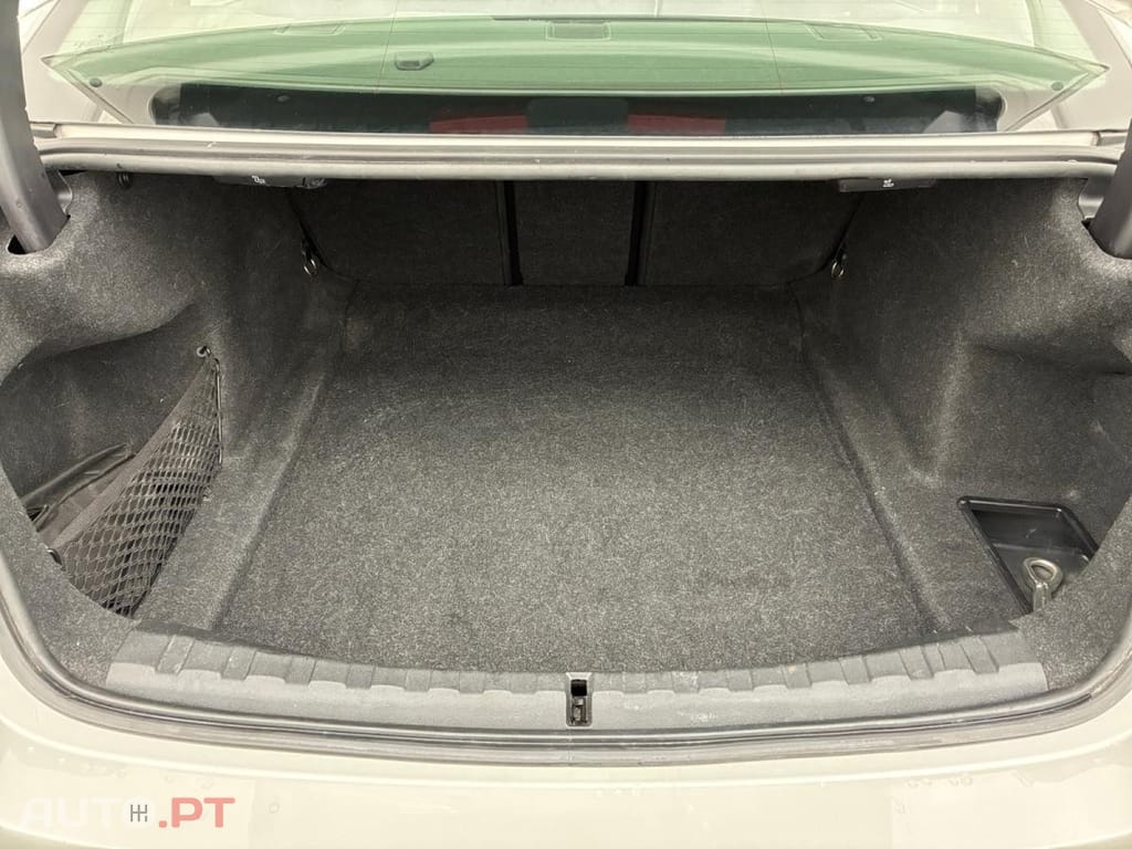 BMW 318 i LCi Business Design