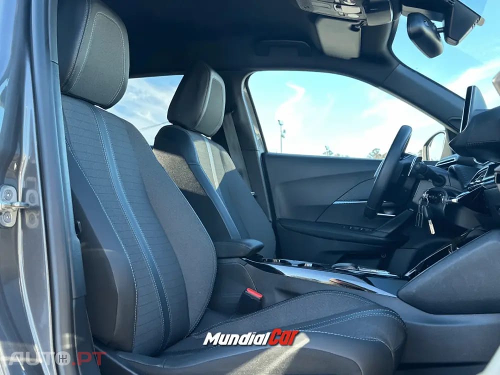 Peugeot 2008 1.5 BlueHDi Allure EAT8