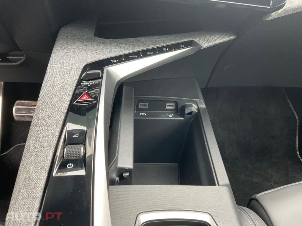 Peugeot E-3008 GT  I.V.A DEDUTIVEL 