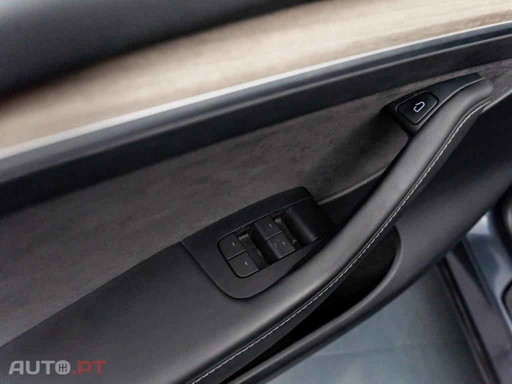 Tesla Model Y Long Range Tração Integral