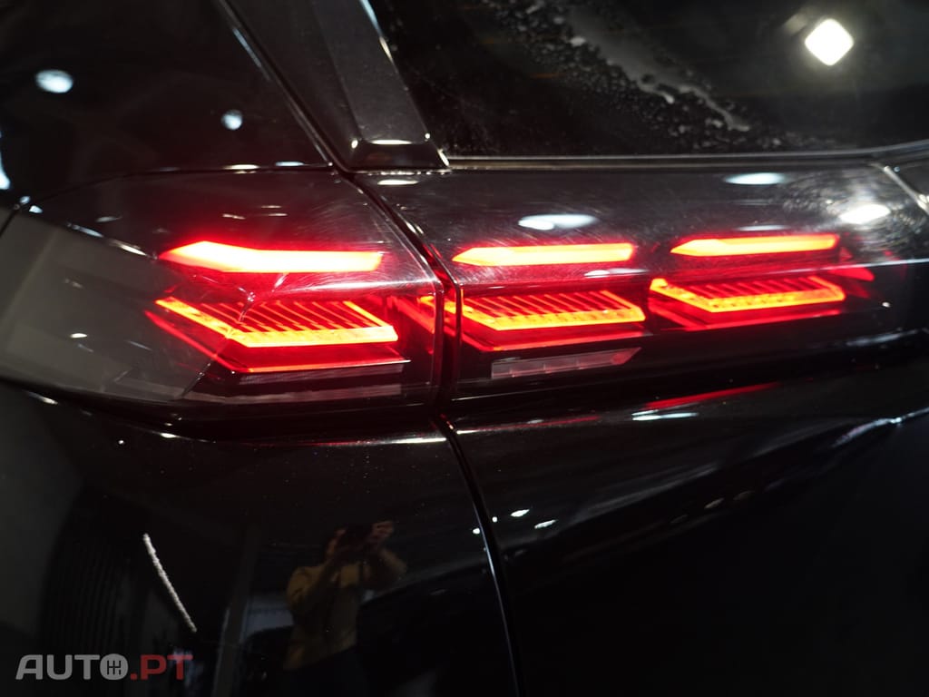 Peugeot 2008 1.2 Hybrid Allure e-DCS6