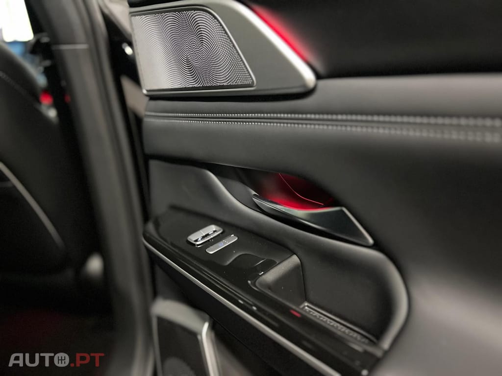 XPeng G9 93.1 kWh Long Range