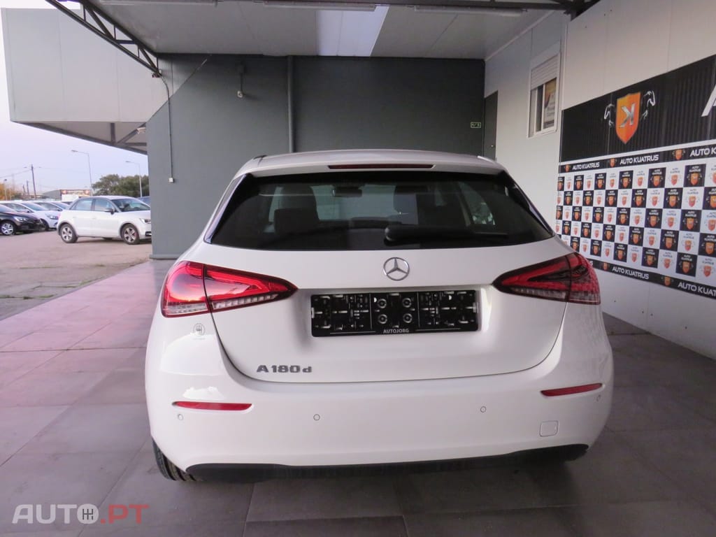 Mercedes-Benz A 180 Automático