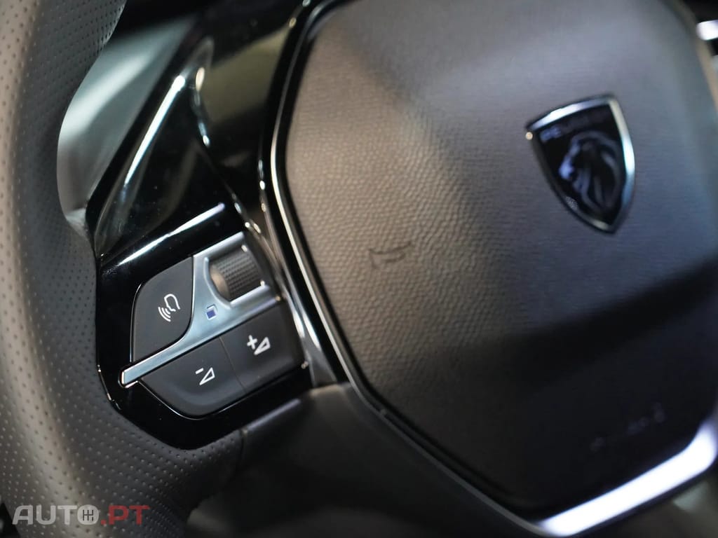 Peugeot E-2008 54 kWh GT