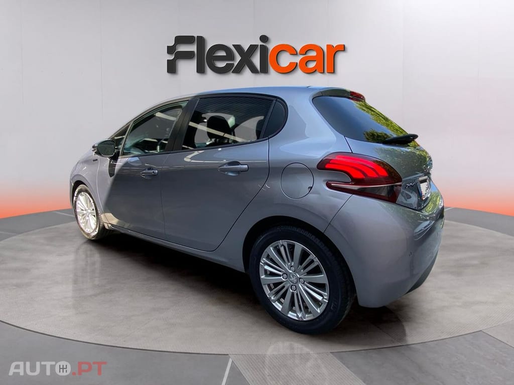 Peugeot 208 1.2 PureTech Signature