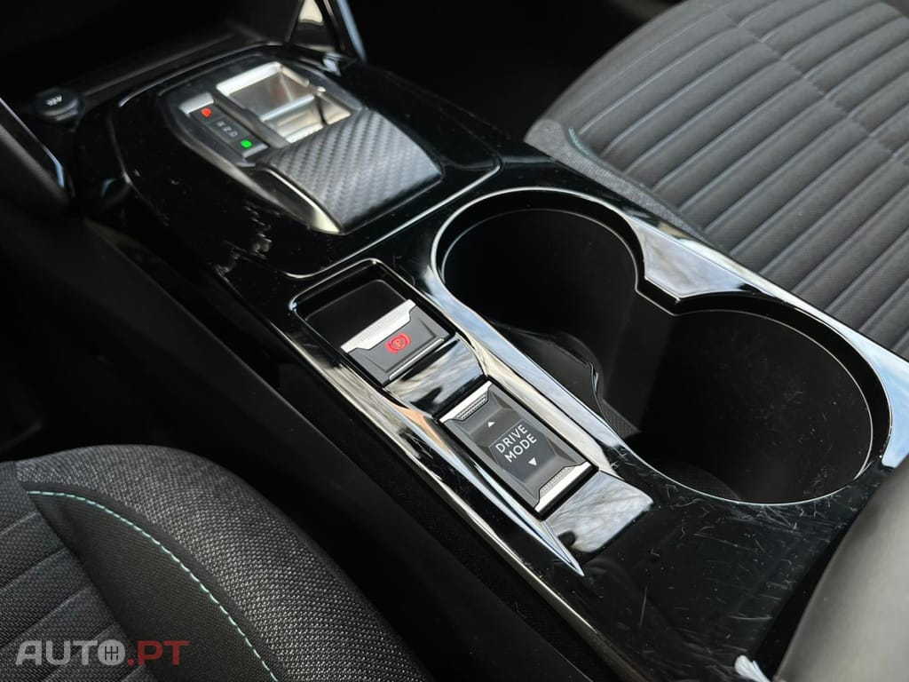 Peugeot E-208 50 kWh SE Style