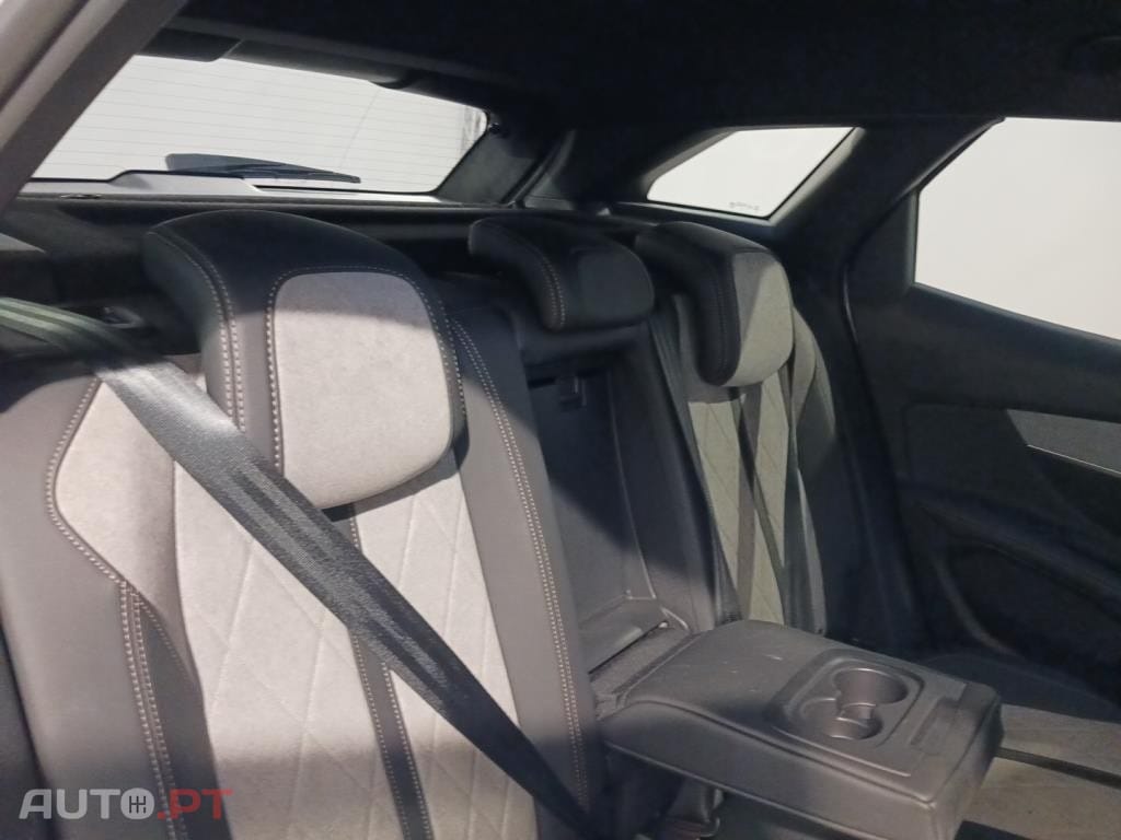 Peugeot 3008 1.6 Hybrid4 GT e-EAT8