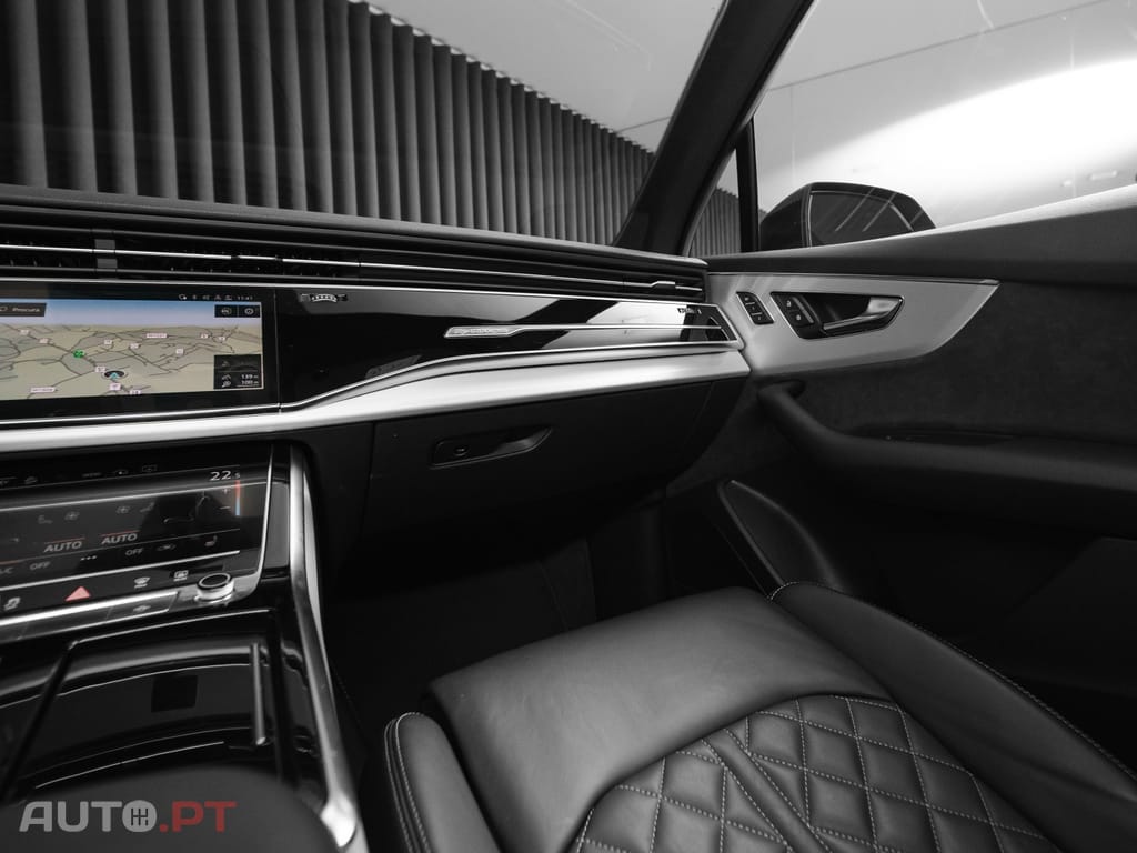 Audi Q7 55 TFSIe quattro S line Tiptronic