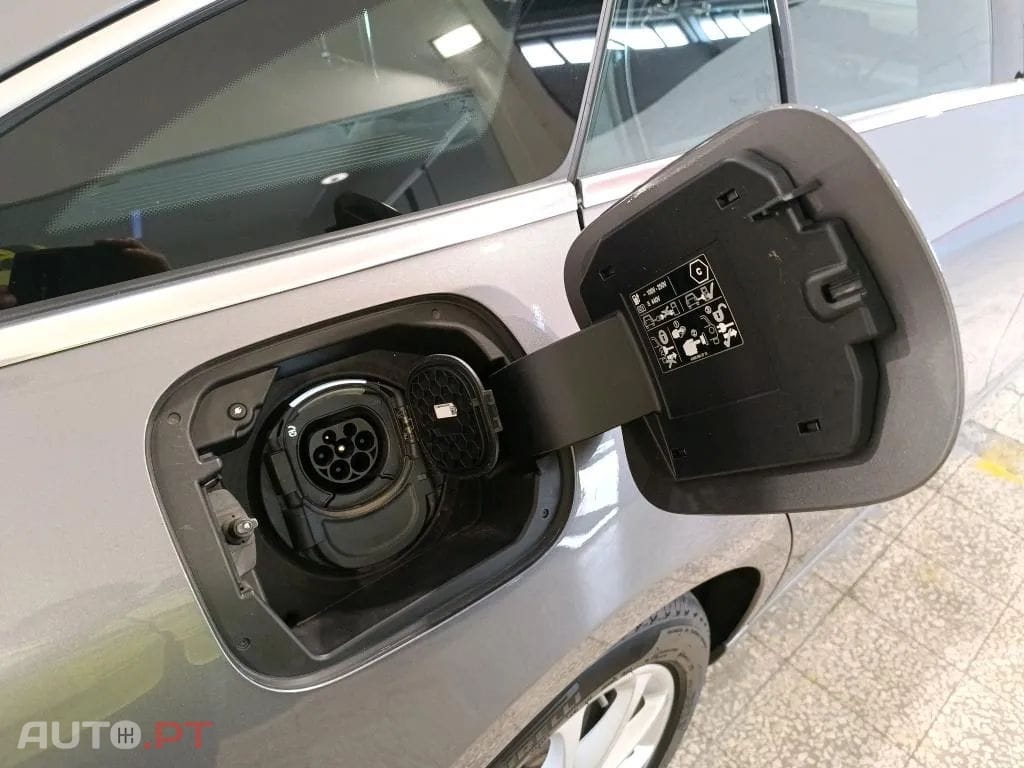 Mercedes-Benz CLA 250 e Shooting Brake Style Plus