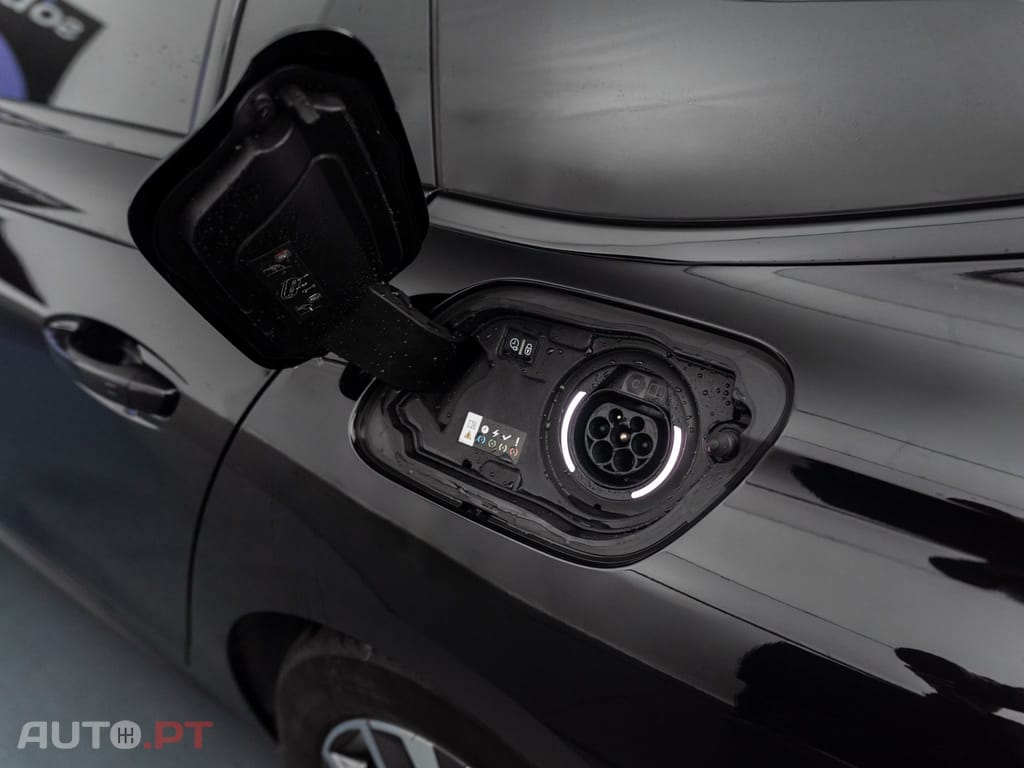 Peugeot 508 SW 1.6 Hybrid Allure e-EAT8 — fotografia 12