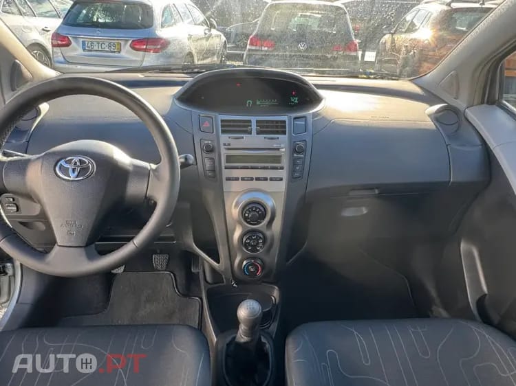 Toyota Yaris 1.0 VVT-i Comfort+AC