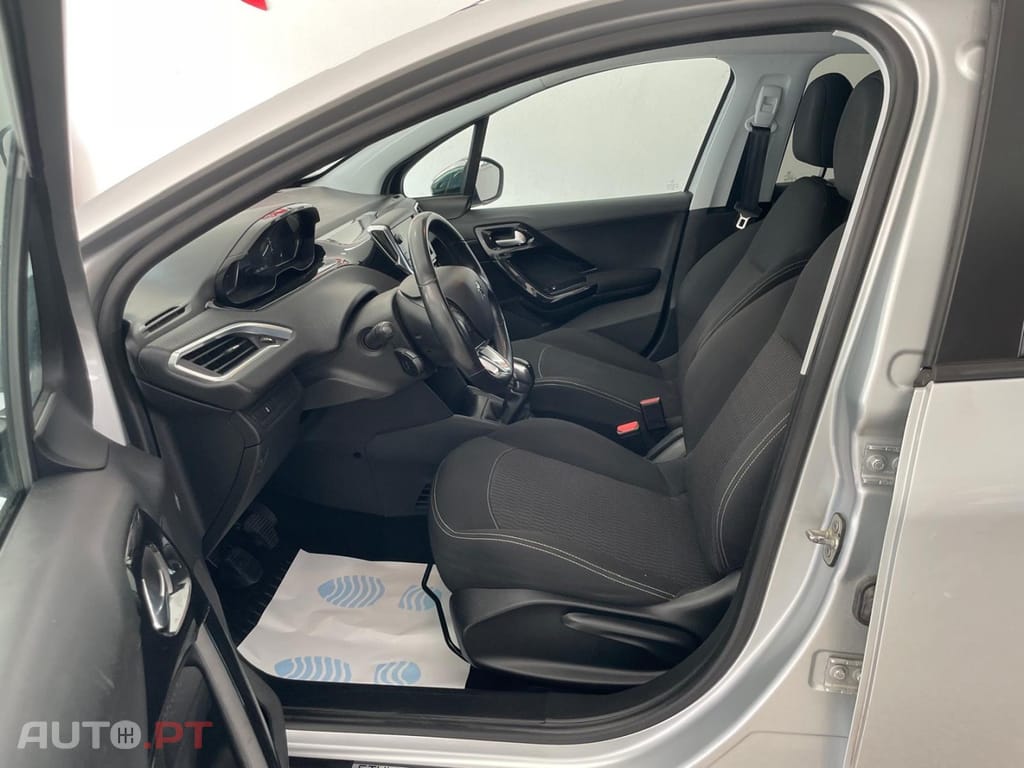 Peugeot 208 1.6 BlueHDi Style