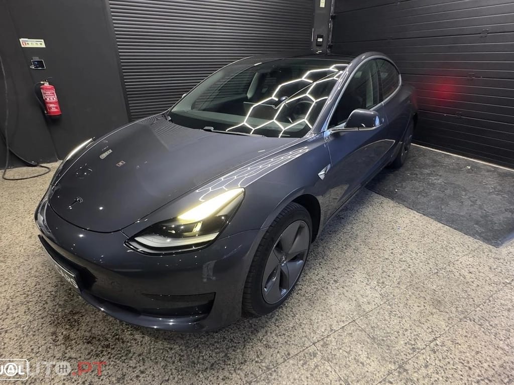 Tesla Model 3 Standard Range Plus RWD