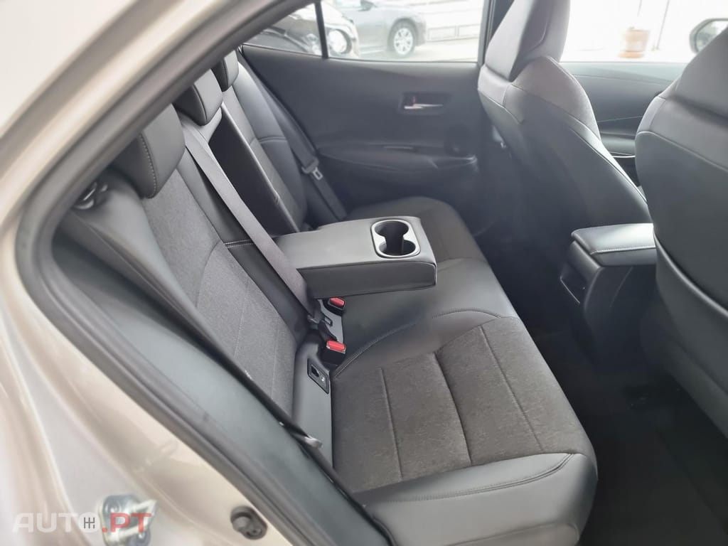 Toyota Corolla 1.8 Hybrid Comfort+P.Sport