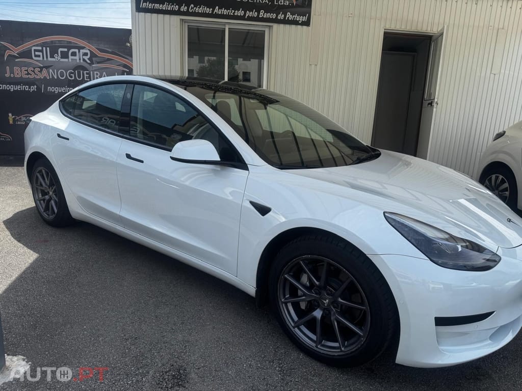 Tesla Model 3 Standard Range Plus RWD