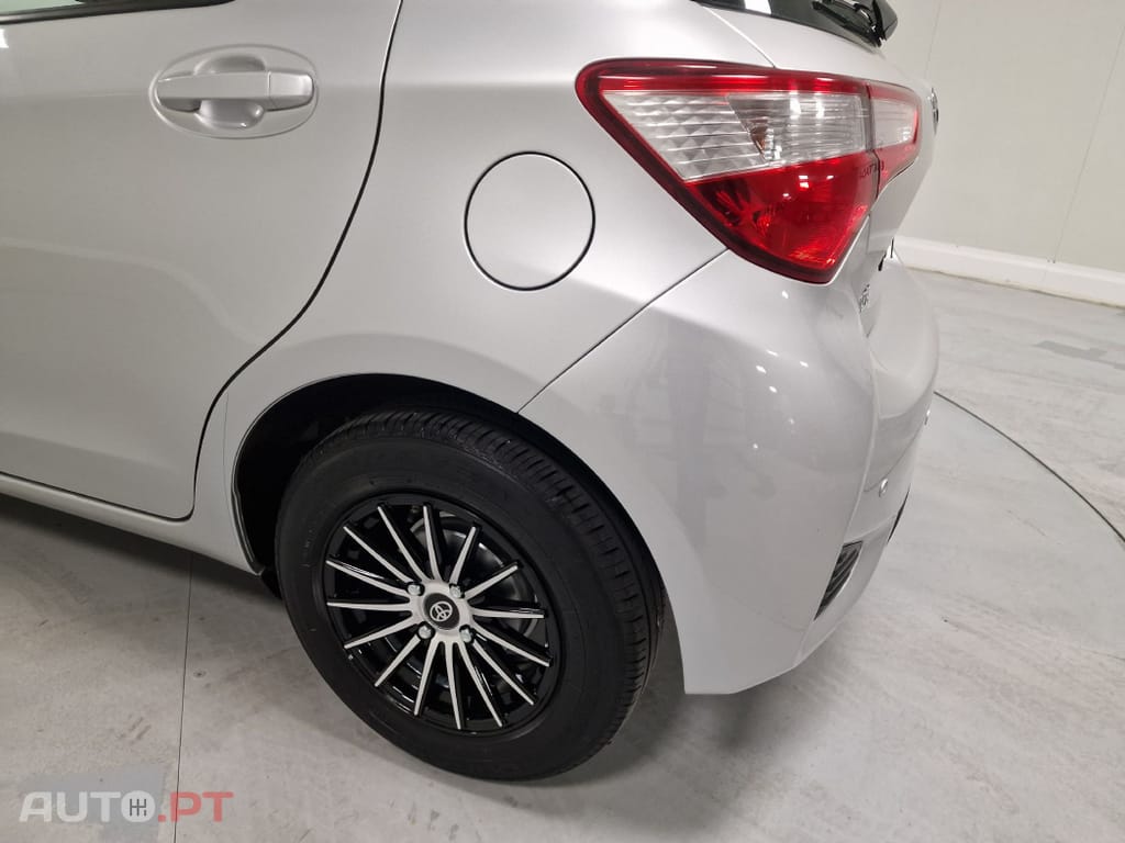 Toyota Yaris 1.0 VVT-I ACTIVE