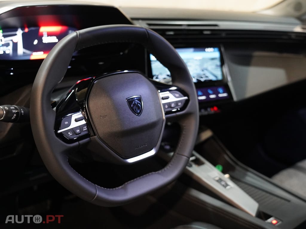 Peugeot 408 1.2 PureTech Allure EAT8