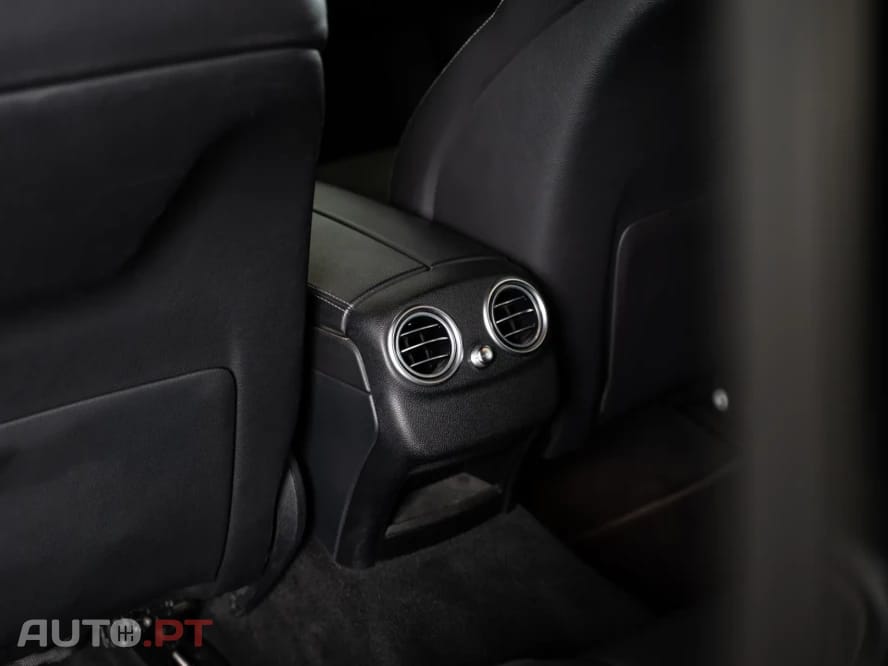 Mercedes-Benz C 300 e AMG Line