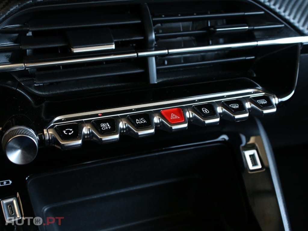 Peugeot E-208 50 kWh Active