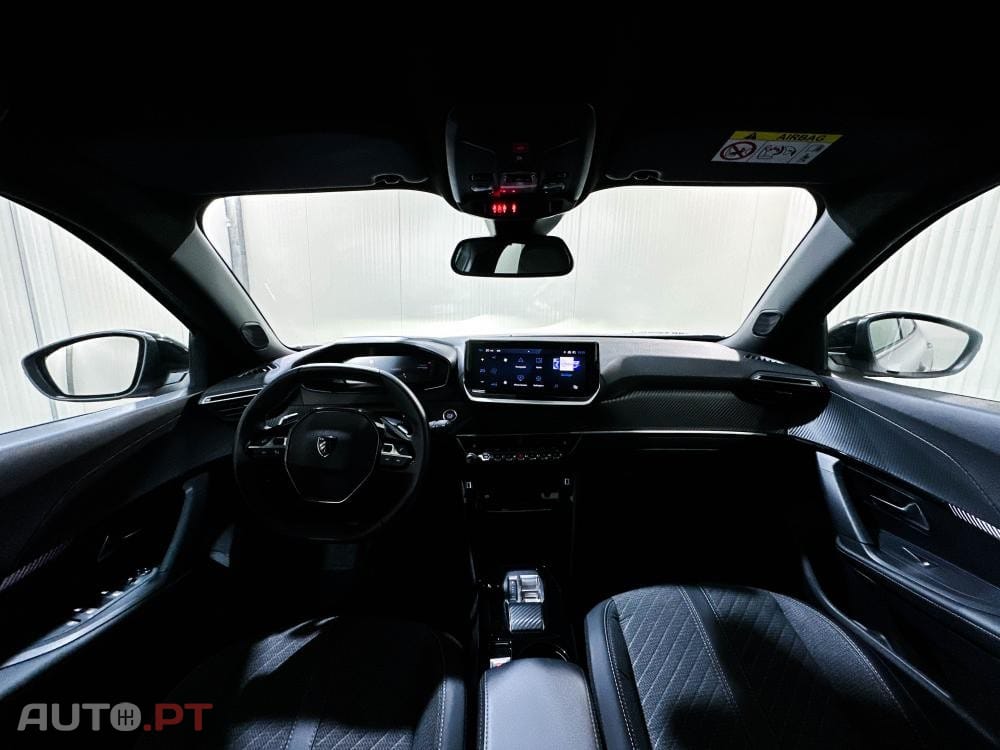 Peugeot 2008 Hybrid 145 e-DSC Allure