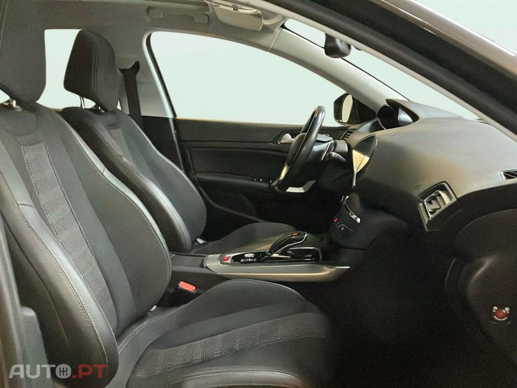 Peugeot 308 1.5 BlueHDi Style EAT8