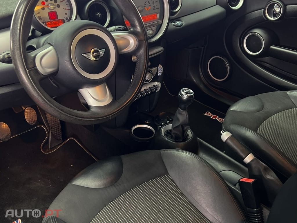 MINI Cooper Cooper D