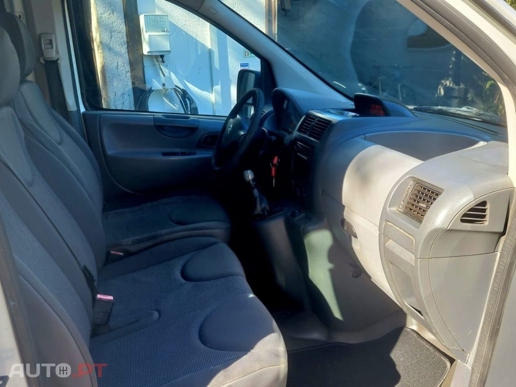 Citroen Jumpy 2.0 HDi L2H1 Semi-Vidrada