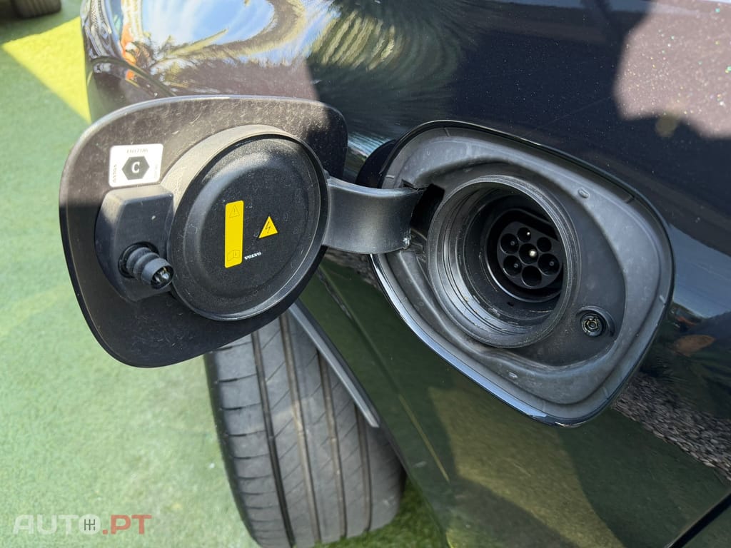 Volvo XC 60 2.0 T6 PHEV Black Edition AWD — fotografia 5