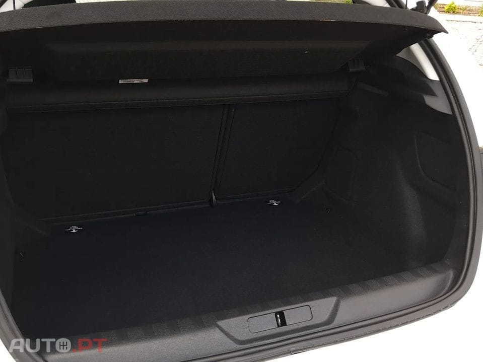 Peugeot 308 1.5 BlueHDi Business Line
