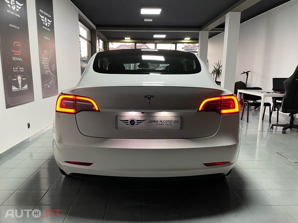 Tesla Model 3 Standard Range Plus RWD