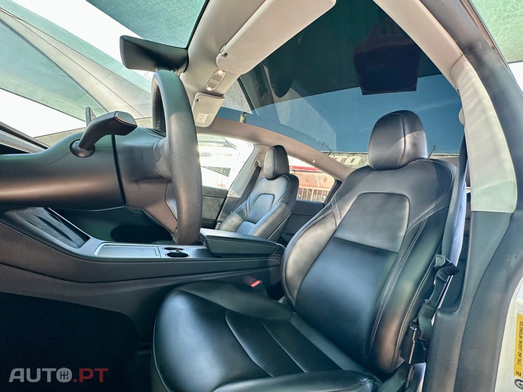 Tesla Model Y Tração Traseira — fotografia 8