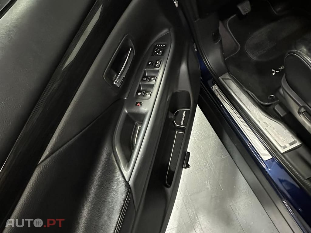 Mitsubishi Outlander 2.2 DI-D Instyle Navi