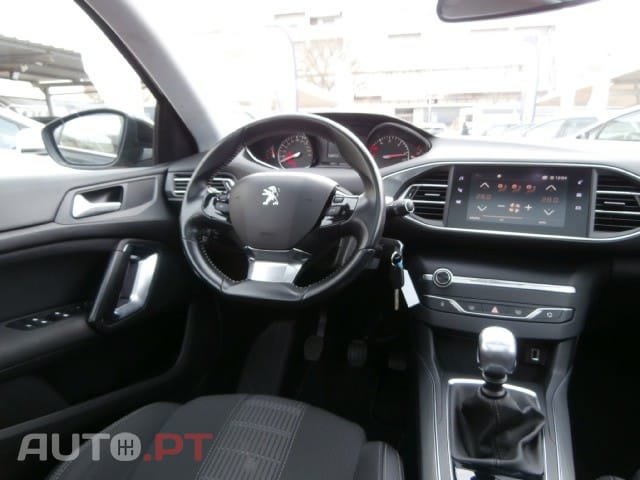 Peugeot 308 BlueHDi 130 Black Edition
