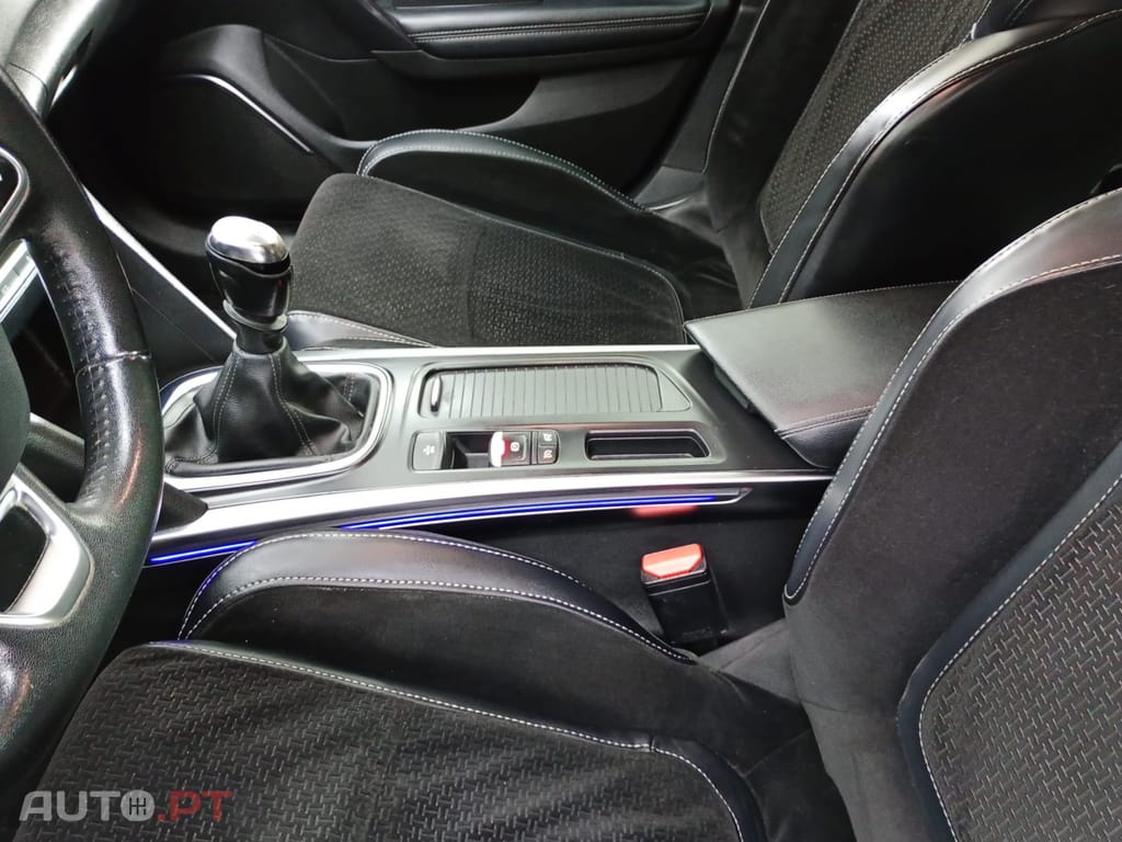 Renault Clio Outro