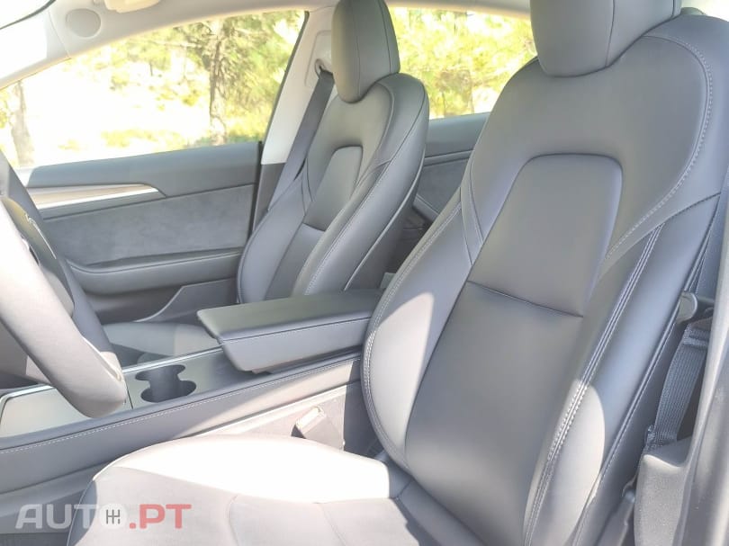 Tesla Model 3 Long Range RWD — fotografia 12
