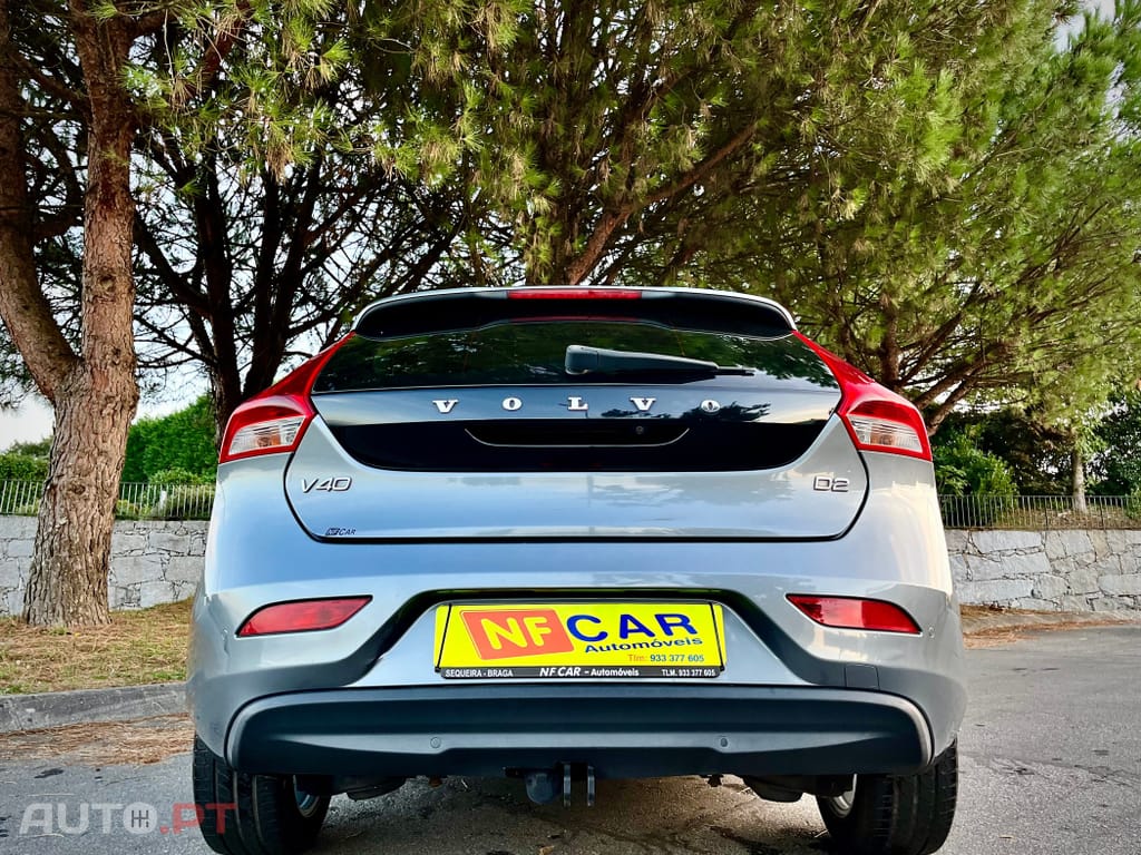 Volvo V40 D2
