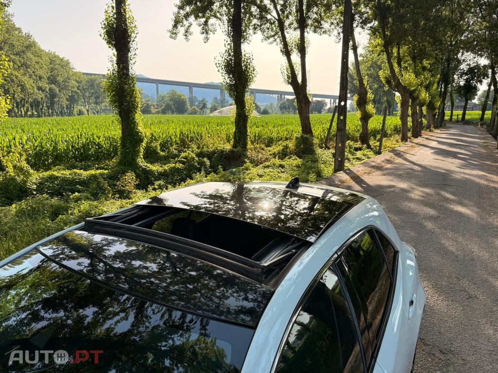 Toyota Corolla 1.8 Hybrid Design
