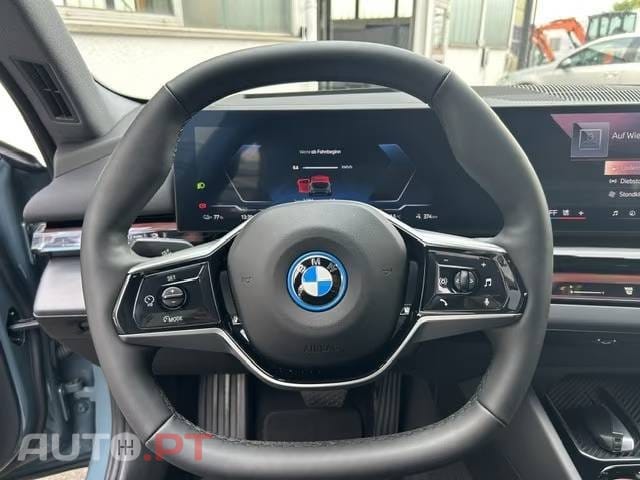 BMW i5 eDrive40