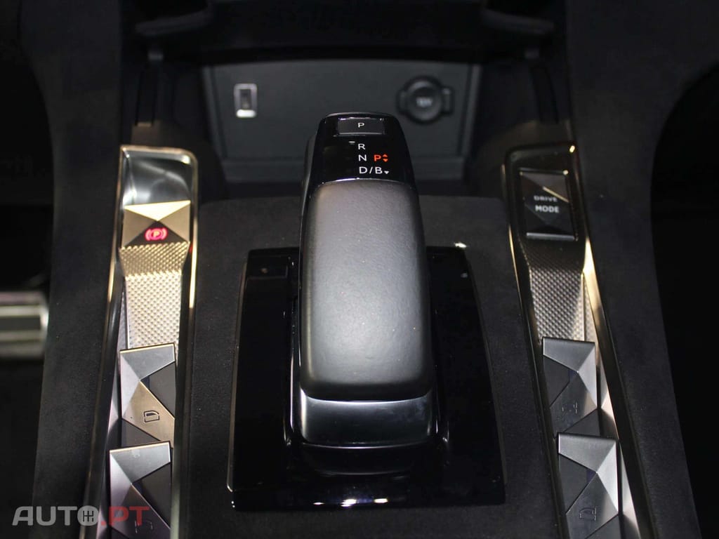 DS DS7 E-Tense 4x4 Performance Line +