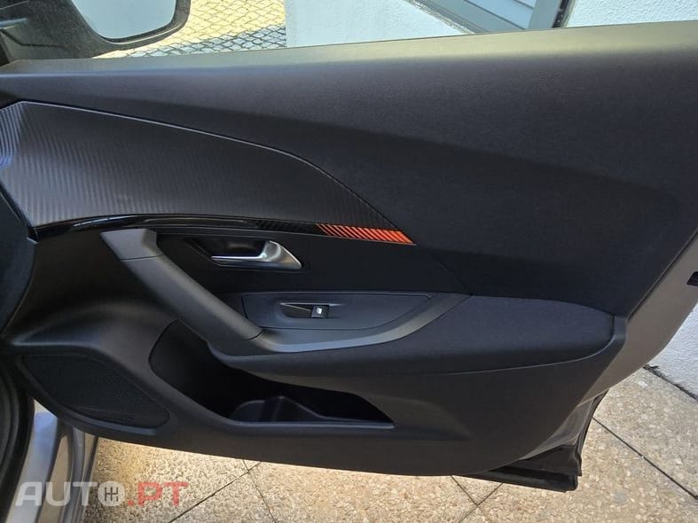 Peugeot 2008 1.2 PureTech Active