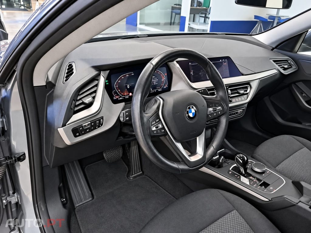 BMW 216 d Auto