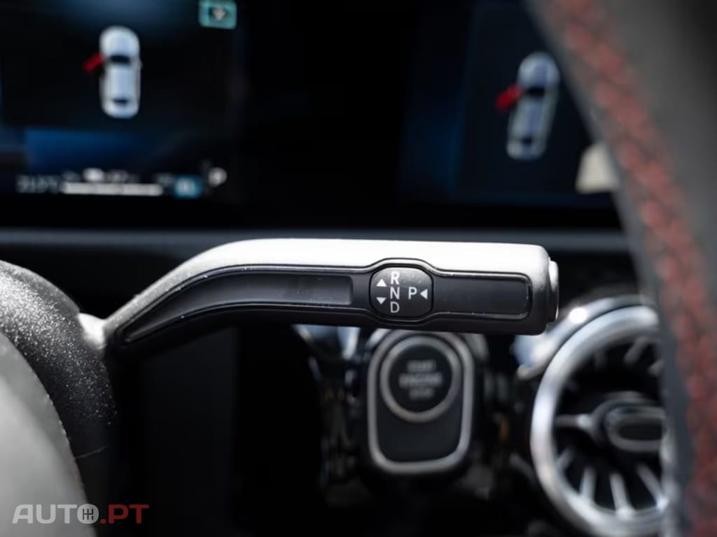 Mercedes-Benz A 250 I.V.A DEDUTIVEL e AMG