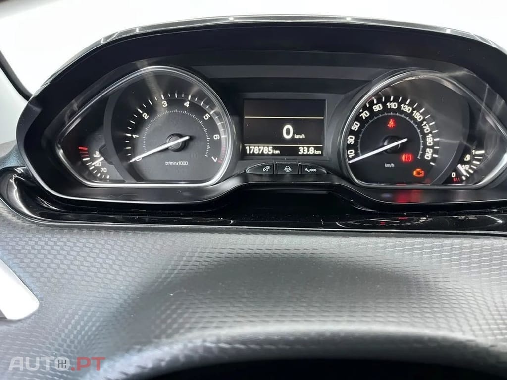 Peugeot 2008 1.2 PureTech Allure