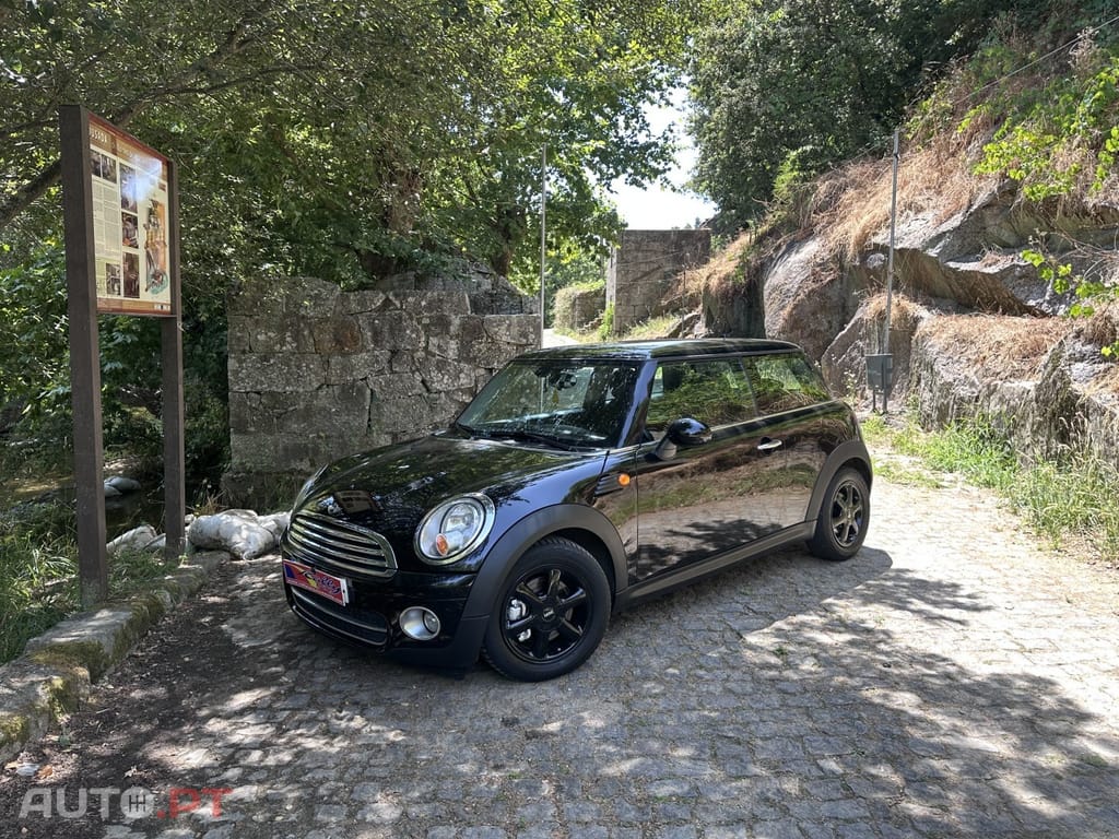 MINI Cooper Cooper D