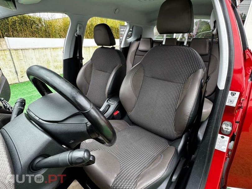 Peugeot 2008 1.2 PureTech Allure